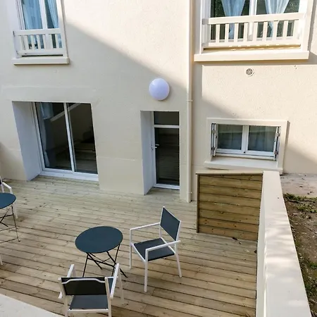 La Recouvrance: Spacious With Shared Living And Private Terrace Bed & Breakfast *